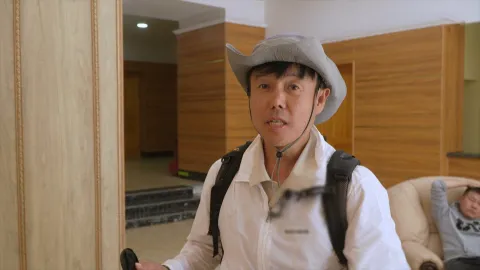 867. 길 따라 내 마음대로 몽골-걸어야 보이는, 화산과 도시