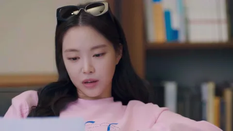 전략적으로 생각하고 미친년처럼 행동한다