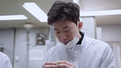 김이 모락모락 만두와 찐빵