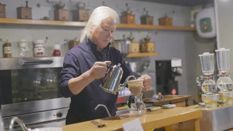 향과 맛에 빠지다  커피와 빵