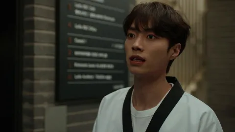 져가는 태양과 적막 사이에