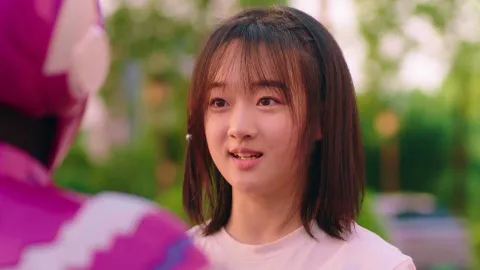 루시의 새로운 도전과 우정