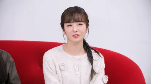 두 여자의 아슬아슬한 기류