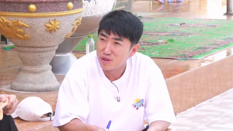 태국에서 피부관리 어때? 따귀 마사지는 한 명만 가능이야!