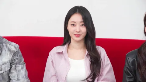 서로 다른 두 남자의 신경전