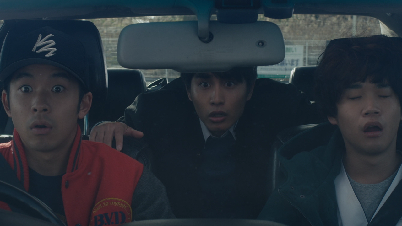 판초에 새벽바람을 품고