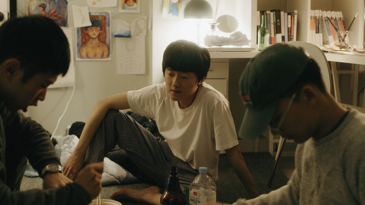 아무도 없는 방에서 오물 뒤집어쓰기