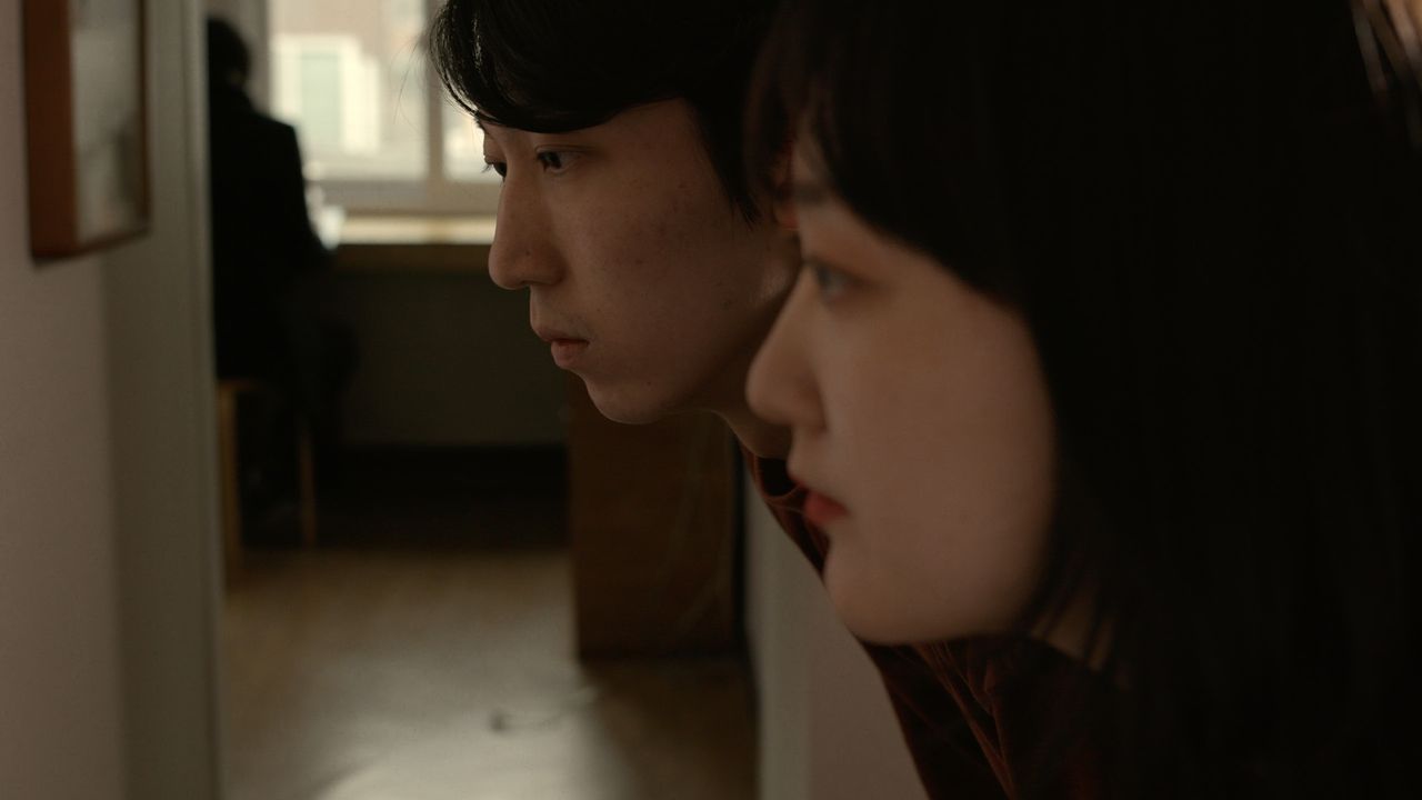 윤