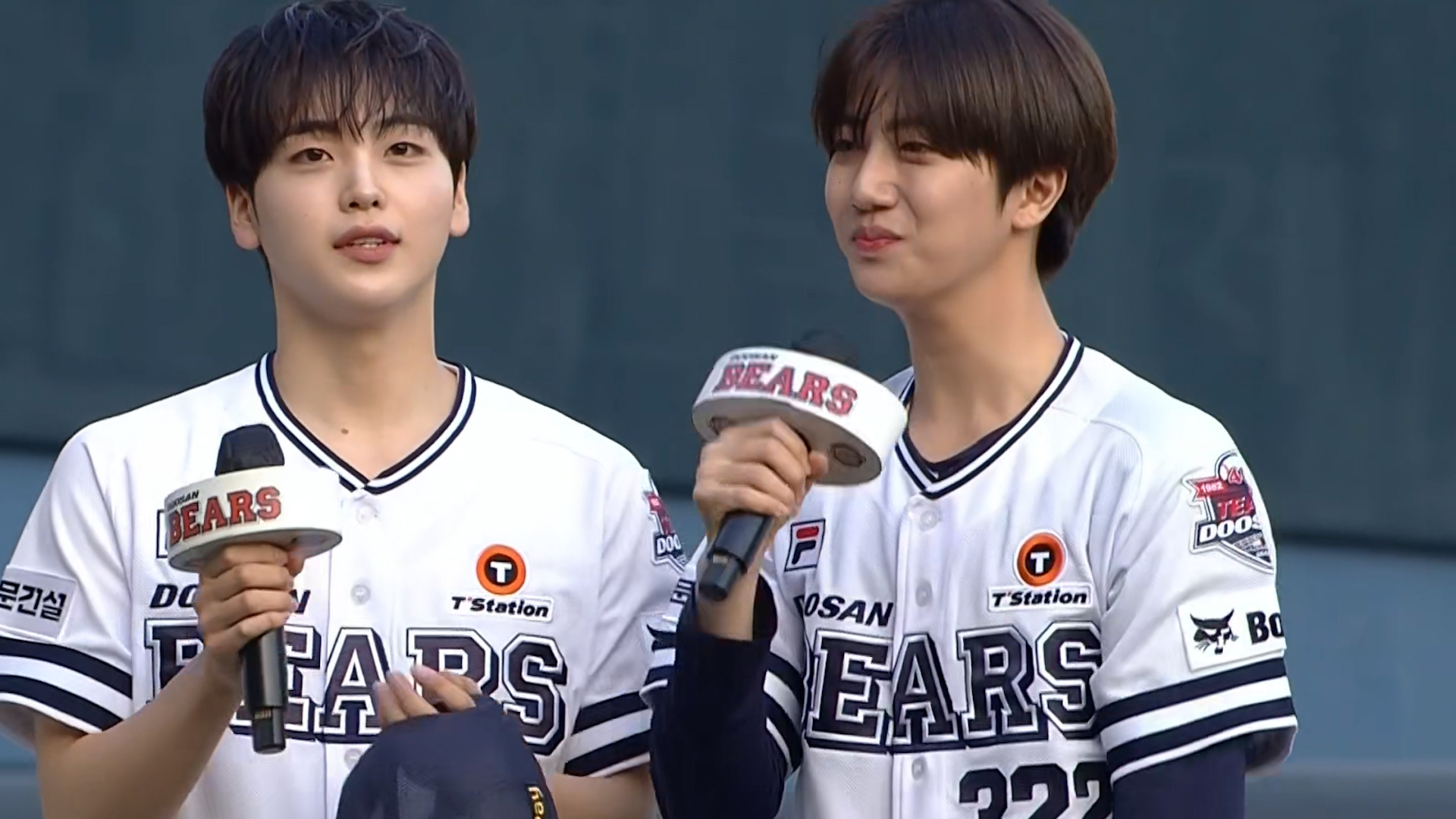 [두산] 2024/5/17 시구&시타 - 가수 크래비티 원진 & 형준 | TVING