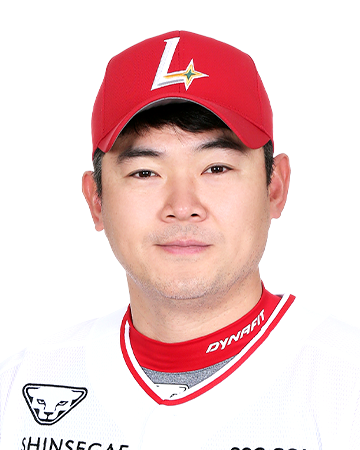 노경은, the player with the most 홀드s in the league