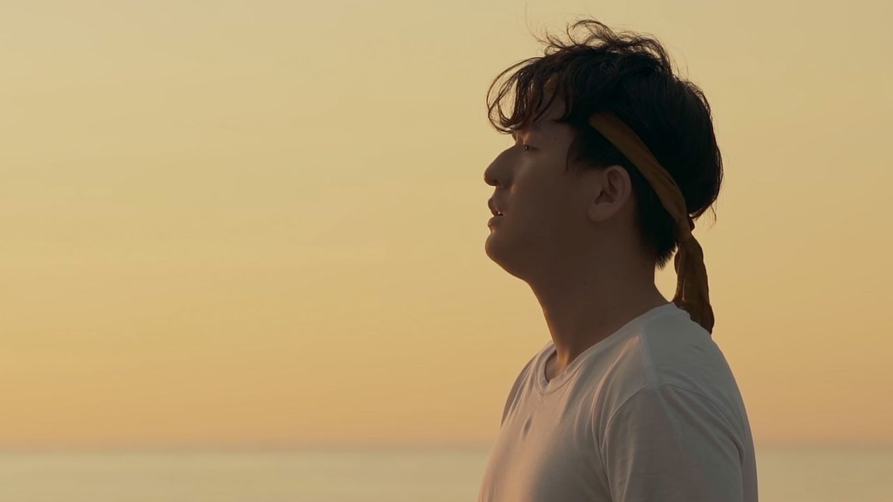 굽이치는 등대